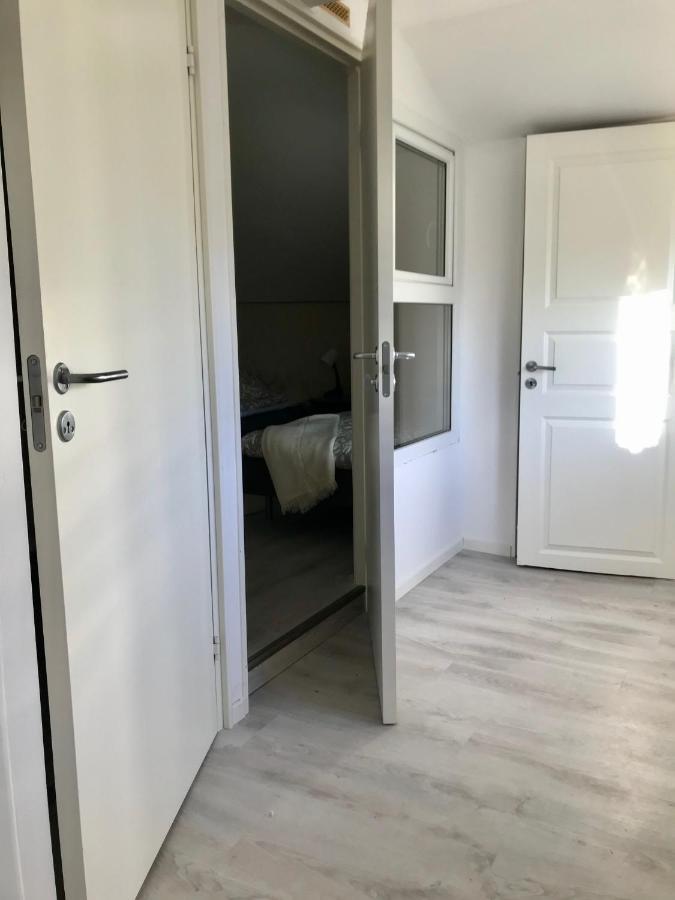 Ferienwohnung Rymlig Laegenhet I Avdelat Hus Med Egen Parkering Kaglinge Exterior foto